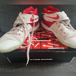 Nike Kyrie 2 5.5Y Basketball Sneakers Runners Athletic Shoes Court Hoops OG Box